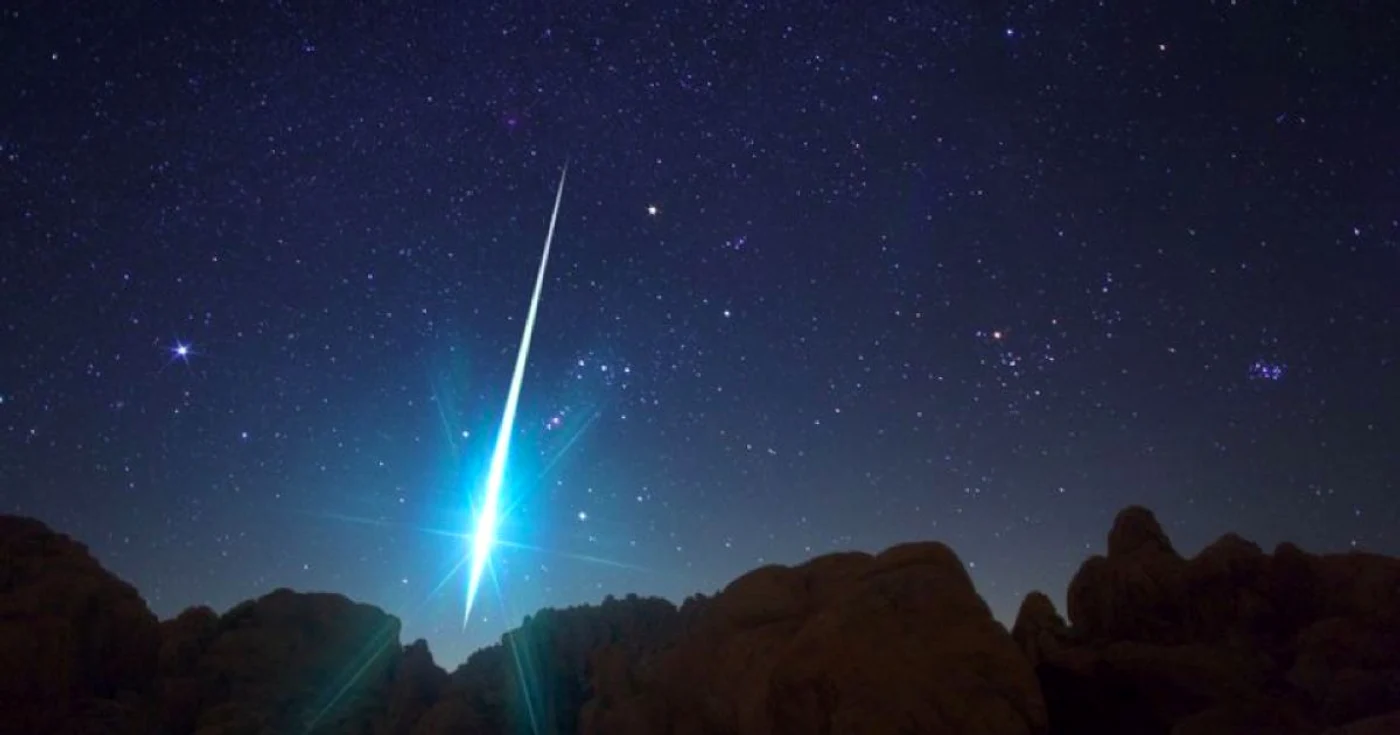 Cea mai vizibilă ploaie de meteori a anului va ajunge la apogeu în această noapte FOTO io9.com