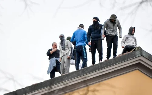 Revolte închisori Italia FOTO Profimedia