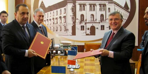 Silviu Bian şi Jean Godfroid au semnat acordul bilateral