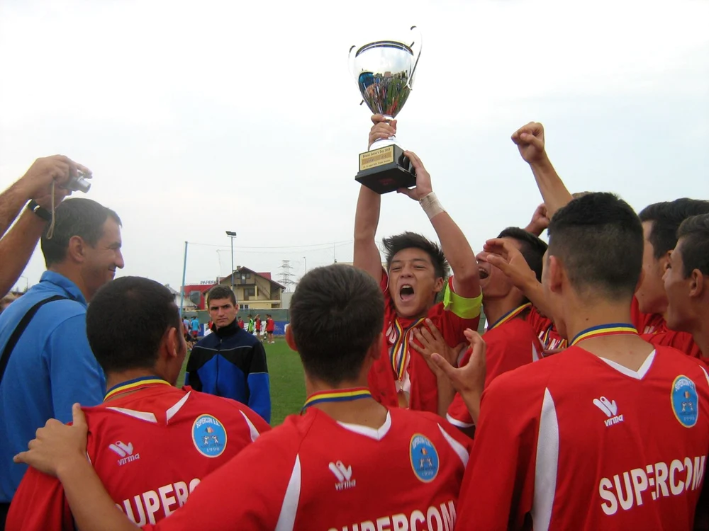 Floerntin Pham a ridicat un trofeu la juniori