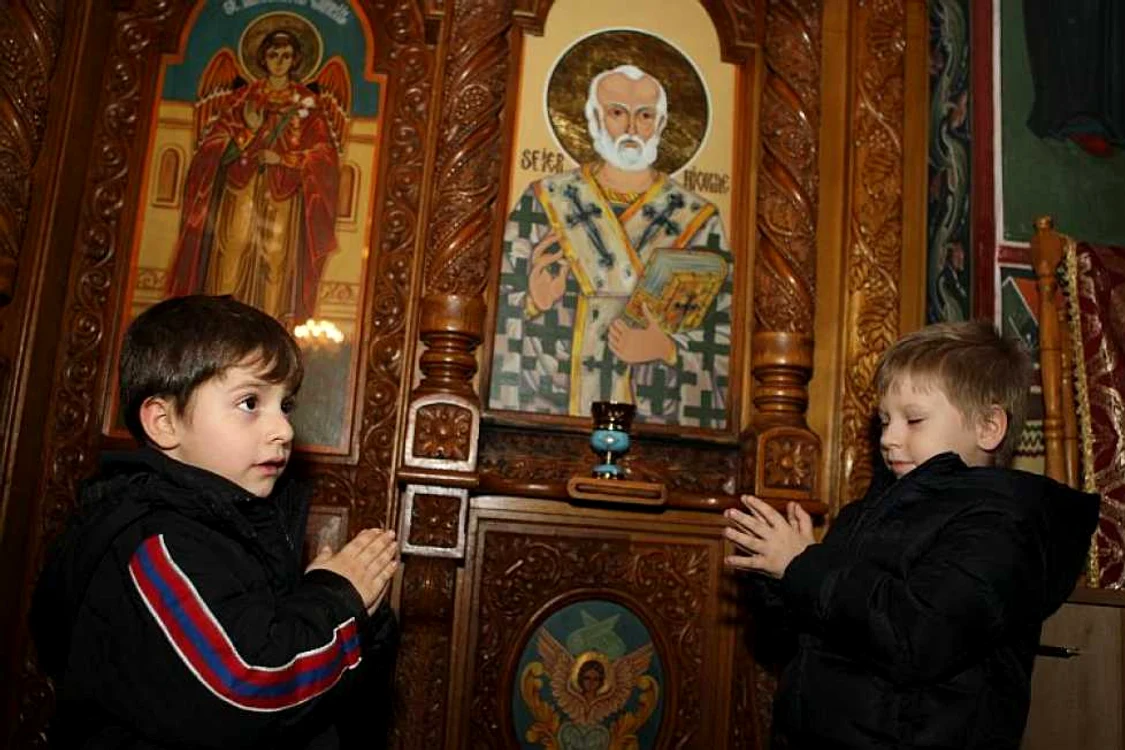 Tudor şi Andrei au venit în casa lui Moş Nicolae