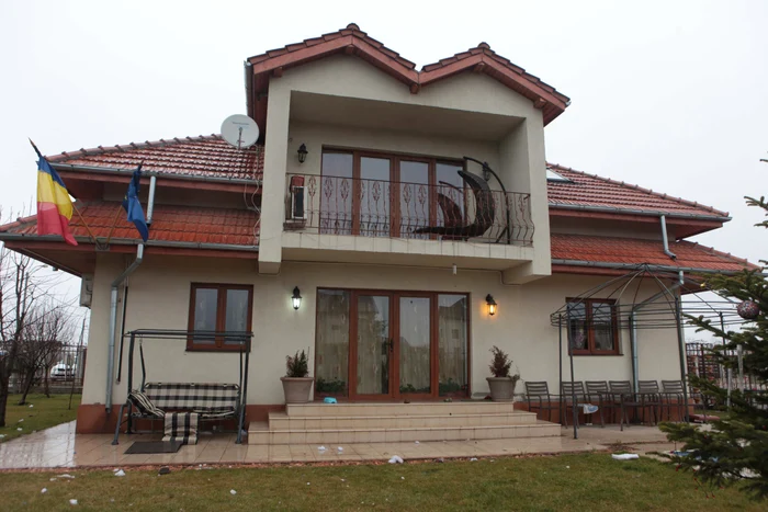 Vila din Otopeni pe care se ceartă cele două femei din viaţa lui Adrian Iovan 