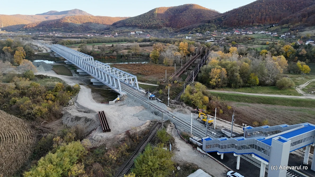 Ultimele pregătiri pentru deschiderea segmentului feroviar. Foto: Daniel Guță ADEVĂRUL