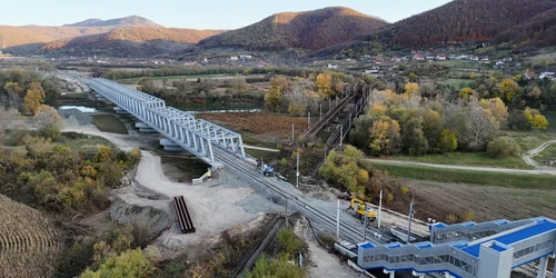 Calea ferată Simeria Arad la Brănișca și podurile peste Mureș  Foto Daniel Guță ADEVĂRUL (32) JPG