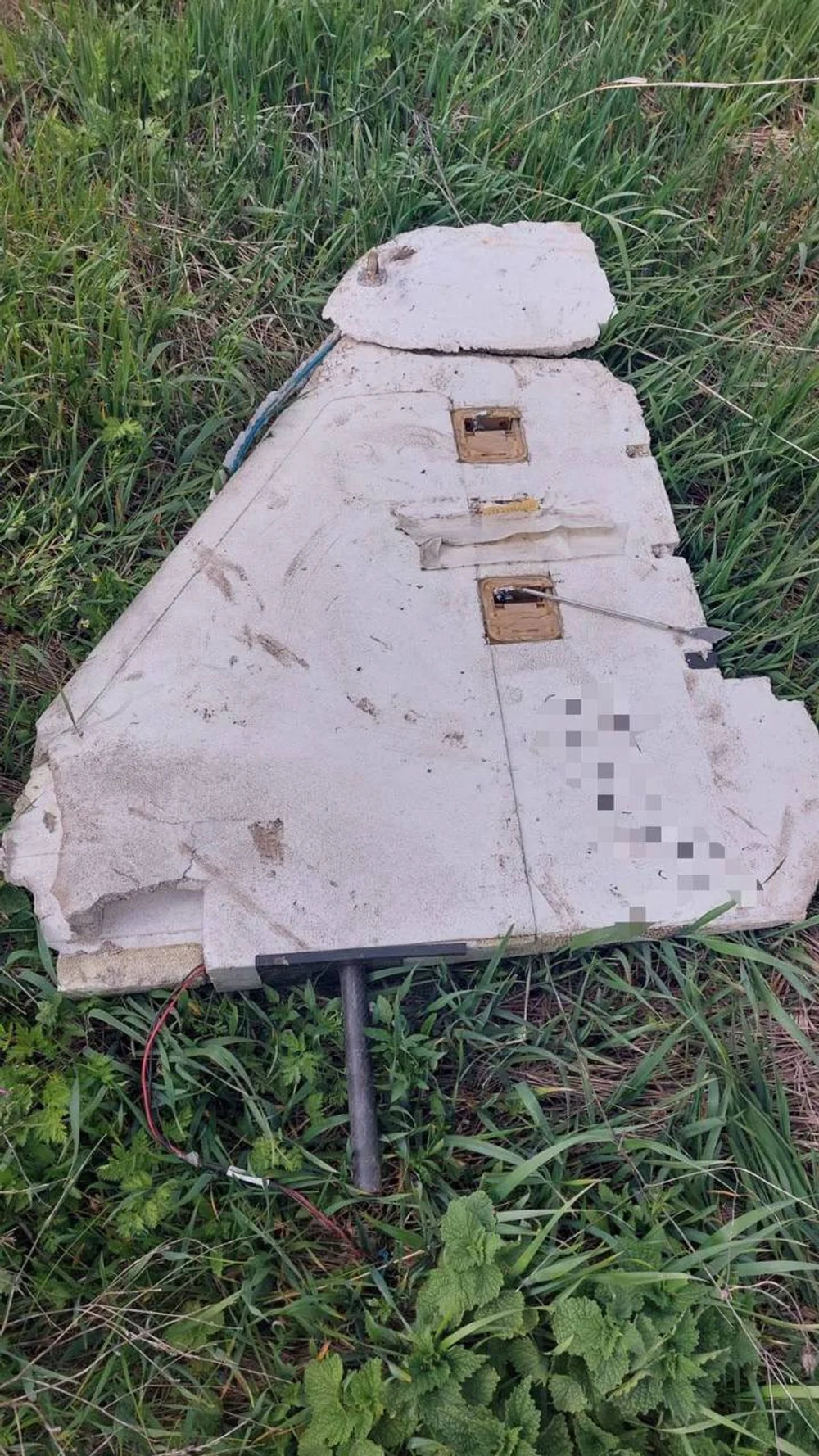 Alertă în centrul Republicii Moldova: fragmente de dronă, depistate într-un sat