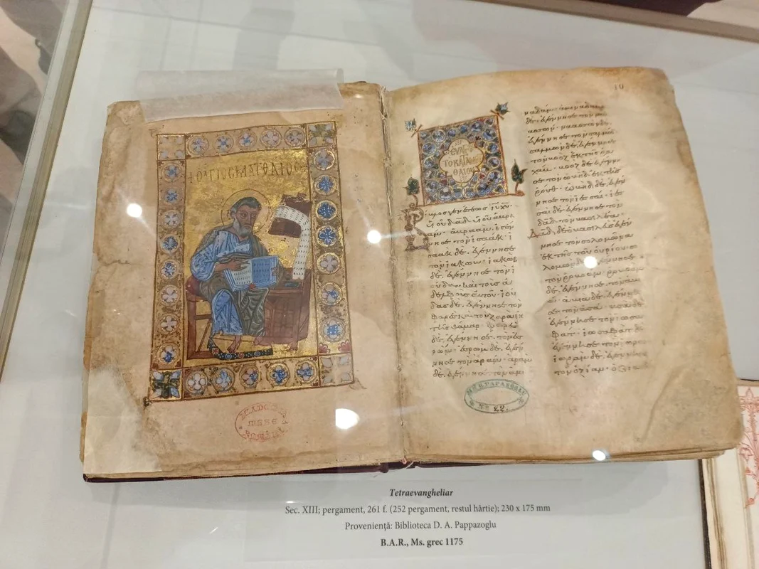 Expoziția „Biblioteca Academiei Române – o lume a cunoașterii“ (foto: Historia)