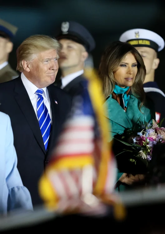 Trump și Melania au fost primiți ca niște eroi în Varșovia