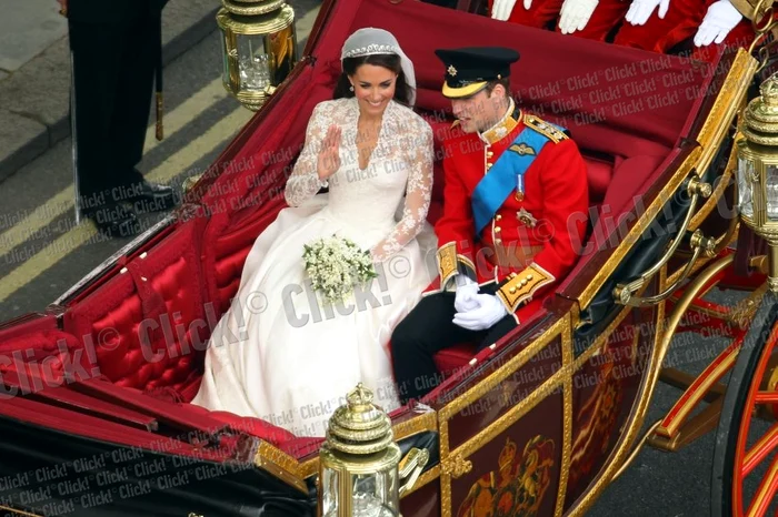 William şi Kate în trăsură (foto: Guliver)