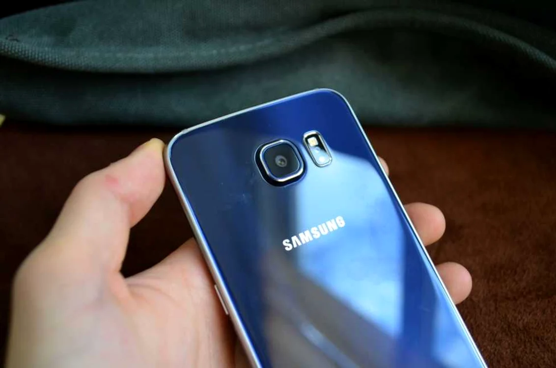Samsung Galaxy S6 e cel mai nou telefon al companiei. FOTO Adevărul