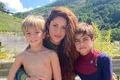 Shakira și cei doi copii jpg