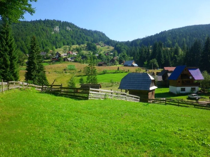 Tărâmul de basm din cătunul Casa de Piatră. Foto: Facebook/ Satul Casa de Piatră