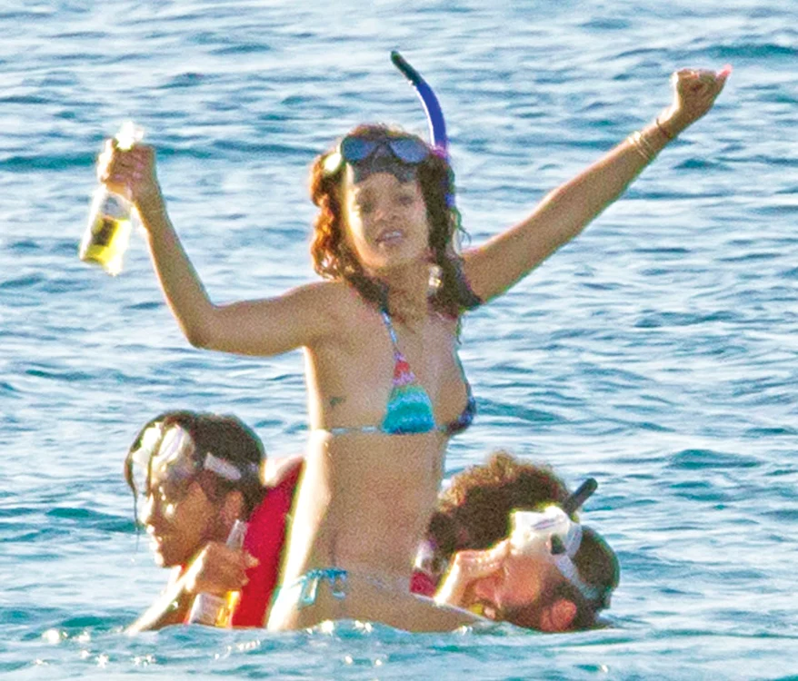 Rihanna (fotografii: guliver/splashnews)