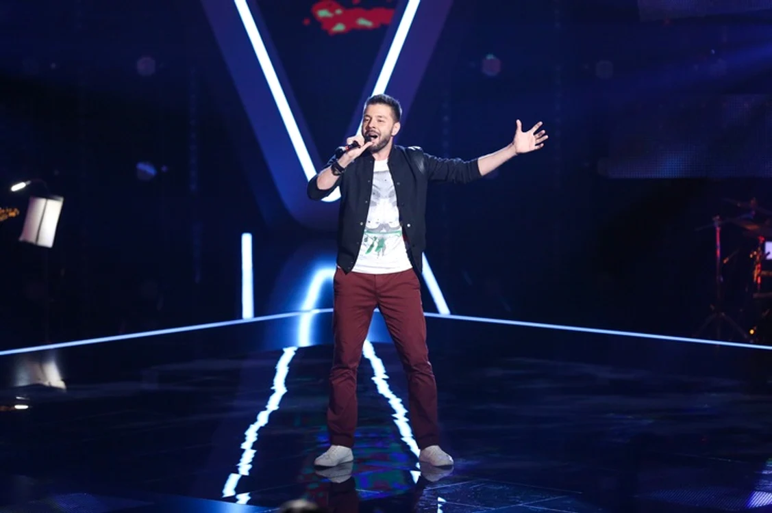 
    Bogdan Ioan a făcut furori la Vocea României cu o piesă din repertoriul lui Michael Jacksonfoto: Pro TV  