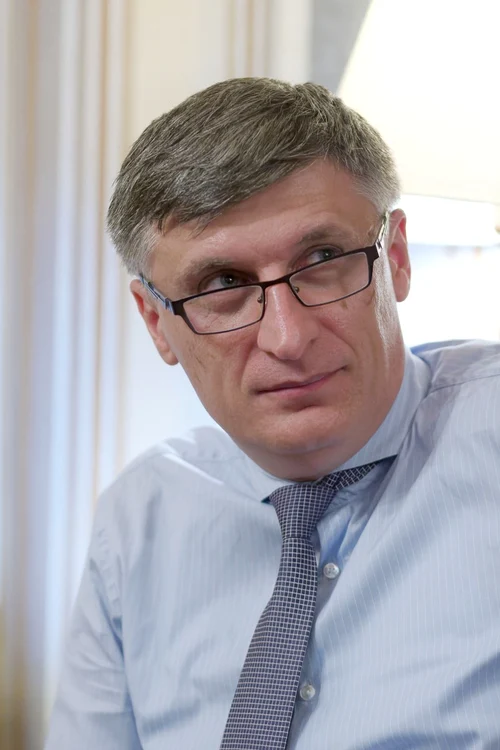 Cătălin Avramescu este profesor la Universitatea București