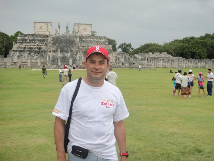 Fostul magistrat Aureliu Colenco a vizitat şi piramida civilizaţiei Maya din Mexic. Foto: Facebook