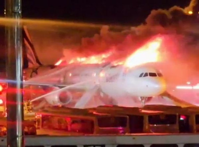 Un avion cu 176 de pasageri la bord a luat foc, în Coreea de Sud. Imaginile dramatice ale operațiunii de evacuare  