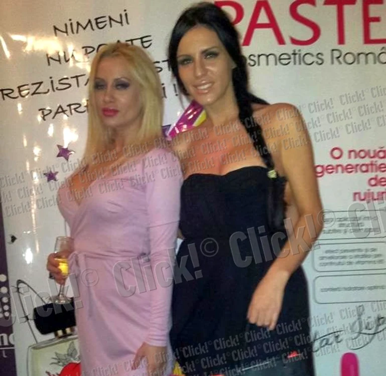 Simona Traşcă, Cristina Roman şi Denisa Biţă, surprinse în ofsaid.