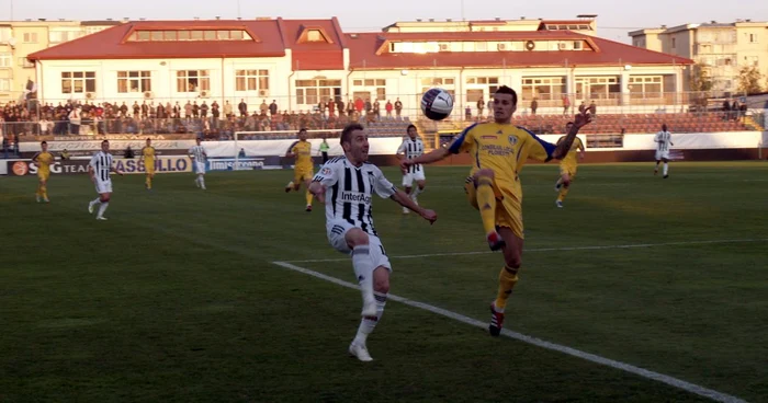 Melinte a stat perfect în faţa lui Strătilă Foto: Alex Policală