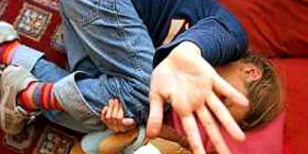 Pedofil italian arestat după ce a agresat o minoră româncă