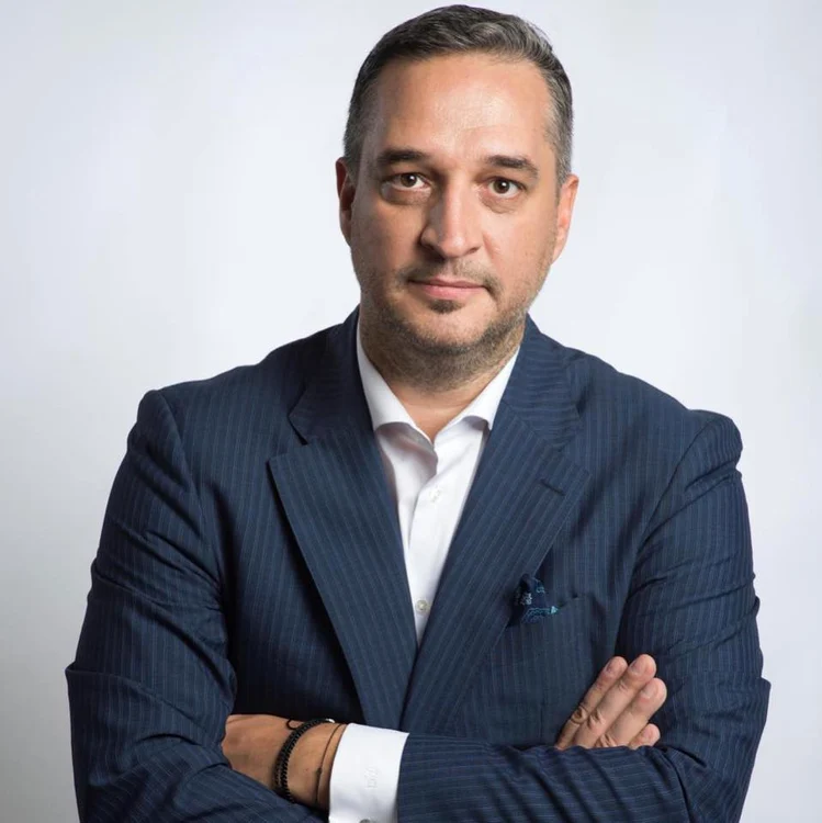 
    Paul Anghel director la ANPC știe cel mai bine ce pot face comercianții pentru a păcăli cliențiiFoto: facebook.com  