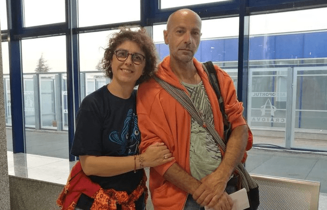 Italienii care au aterizat la Craiova în loc de Cracovia descoperă România și se simt bine