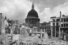Londra asediată: efectele bombardamentelor germane jpeg