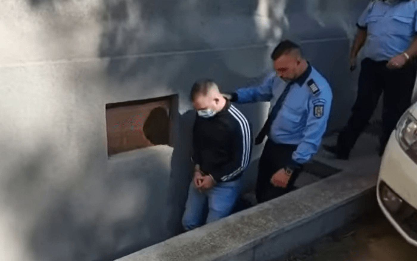 Flawless chaos Pretty Bărbat din Constanţa, băgat în comă de un poliţist care l-a lovit bestial cu picioarele în cap. Frecventau acelaşi bar | adevarul.ro Flawless chaos Pretty Bărbat din Constanţa, băgat în comă de un poliţist care l-a lovit bestial cu picioarele în cap. Frecventau acelaşi bar | adevarul.ro