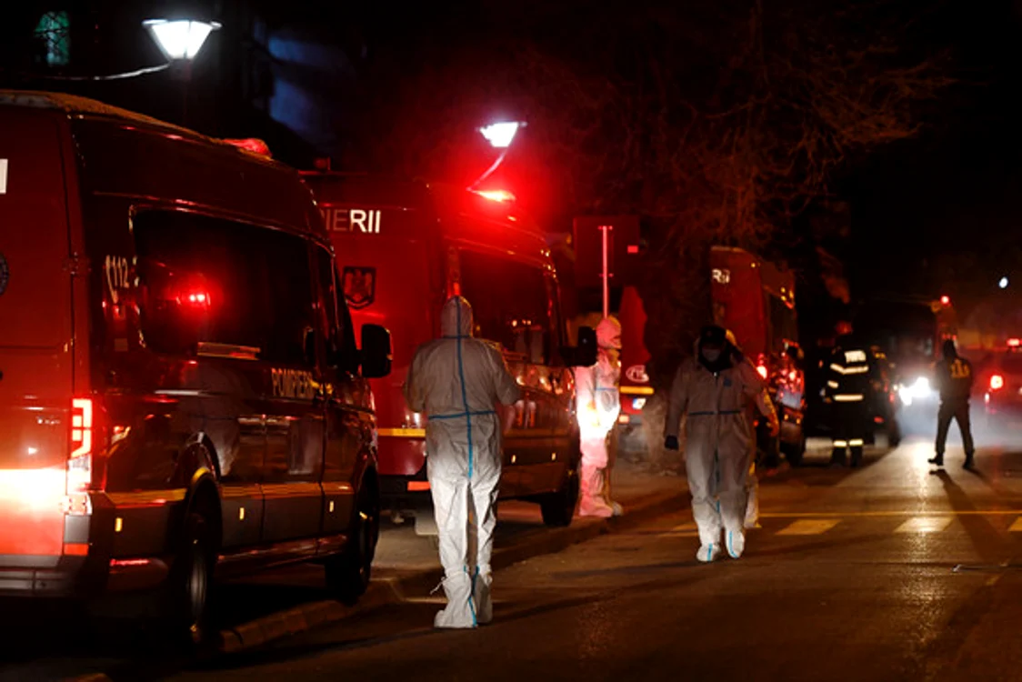 
    Zeci de echipaje  de pompieri și  ambulanțe au ajuns  în câteva momente  