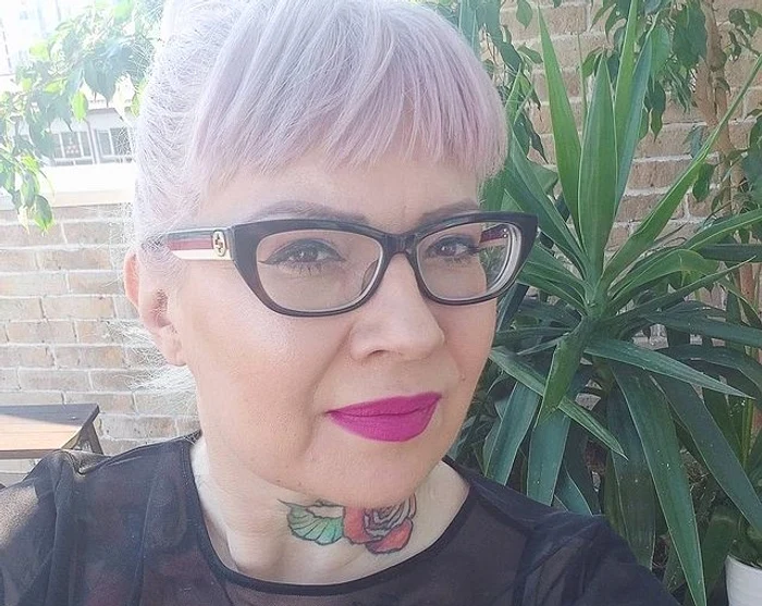 
    Catinca Roman are grijă de tatăl ei, Iosif Zilahy, care este bolnavfoto: arhiva personală  