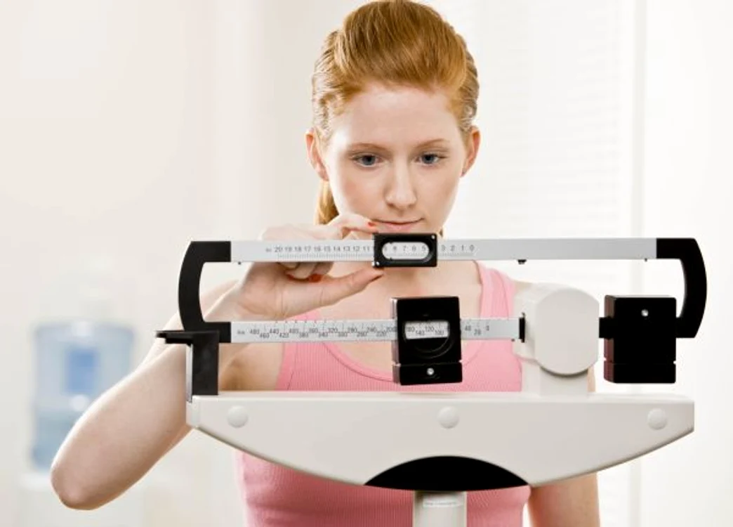 
    Multă vreme s-a vehiculat ideea potrivit căreia un adult trebuie să cântărească cu 10 kilograme mai puțin față de înălțimea pe care o are.www.clicksanatate.ro  