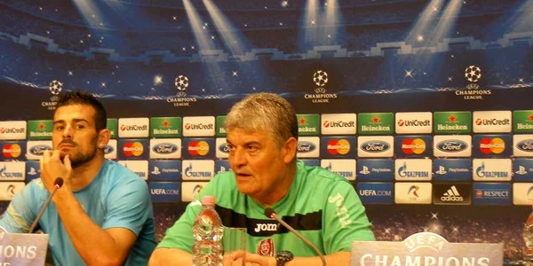 Ricardo Cadu şi Ioan Andone, înainte de meciul cu Manchester United