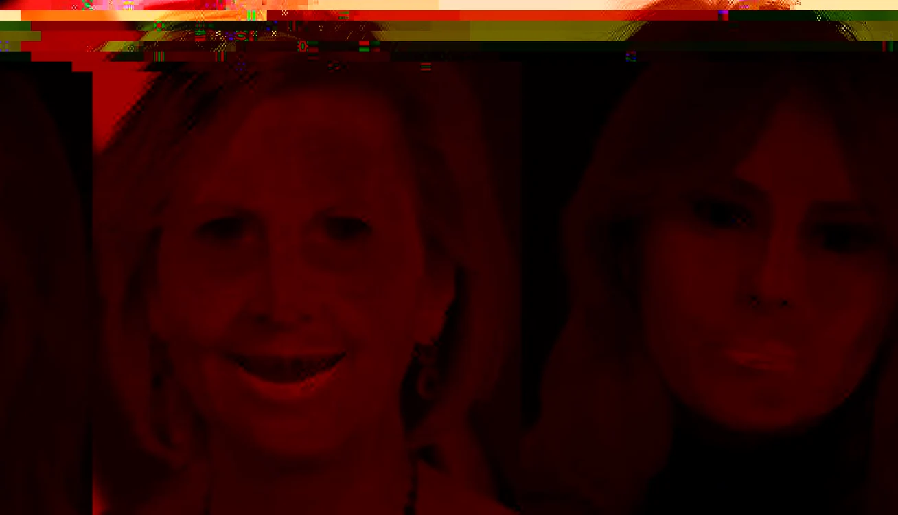 Mira Ricardel (stânga) şi Melania Trump