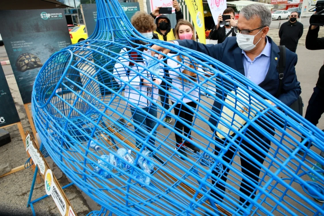 Primarul Constanţei, primul care a reciclat PET-uri