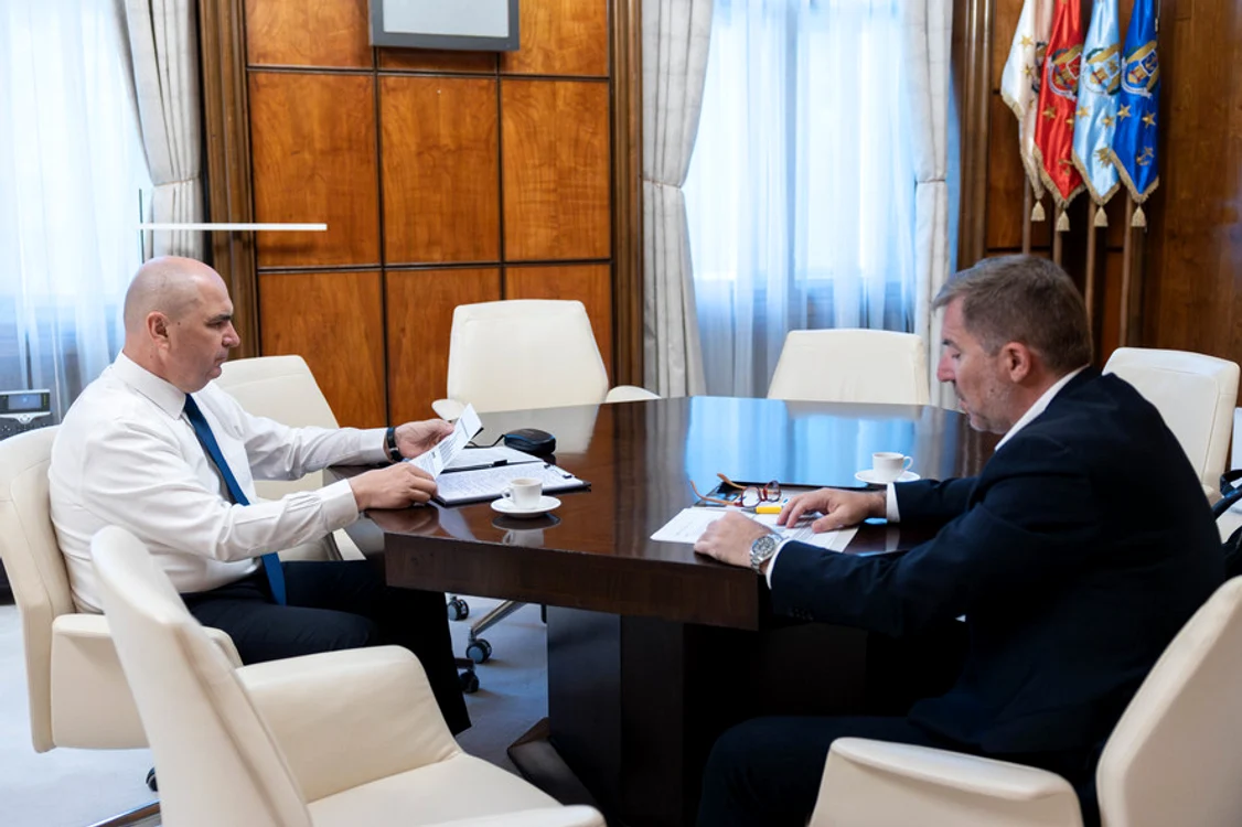 lie Bolojan, discuții cu conducerea Dacia despre viitorul industriei auto.