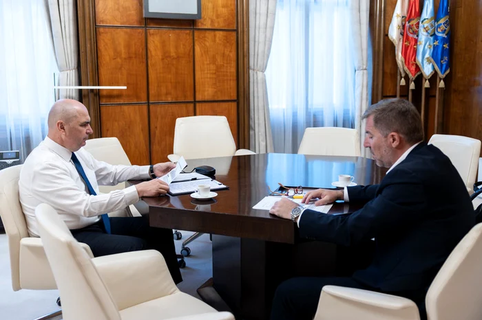 lie Bolojan, discuții cu conducerea Dacia despre viitorul industriei auto.