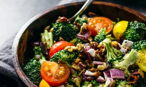 salata de broccoli jpeg