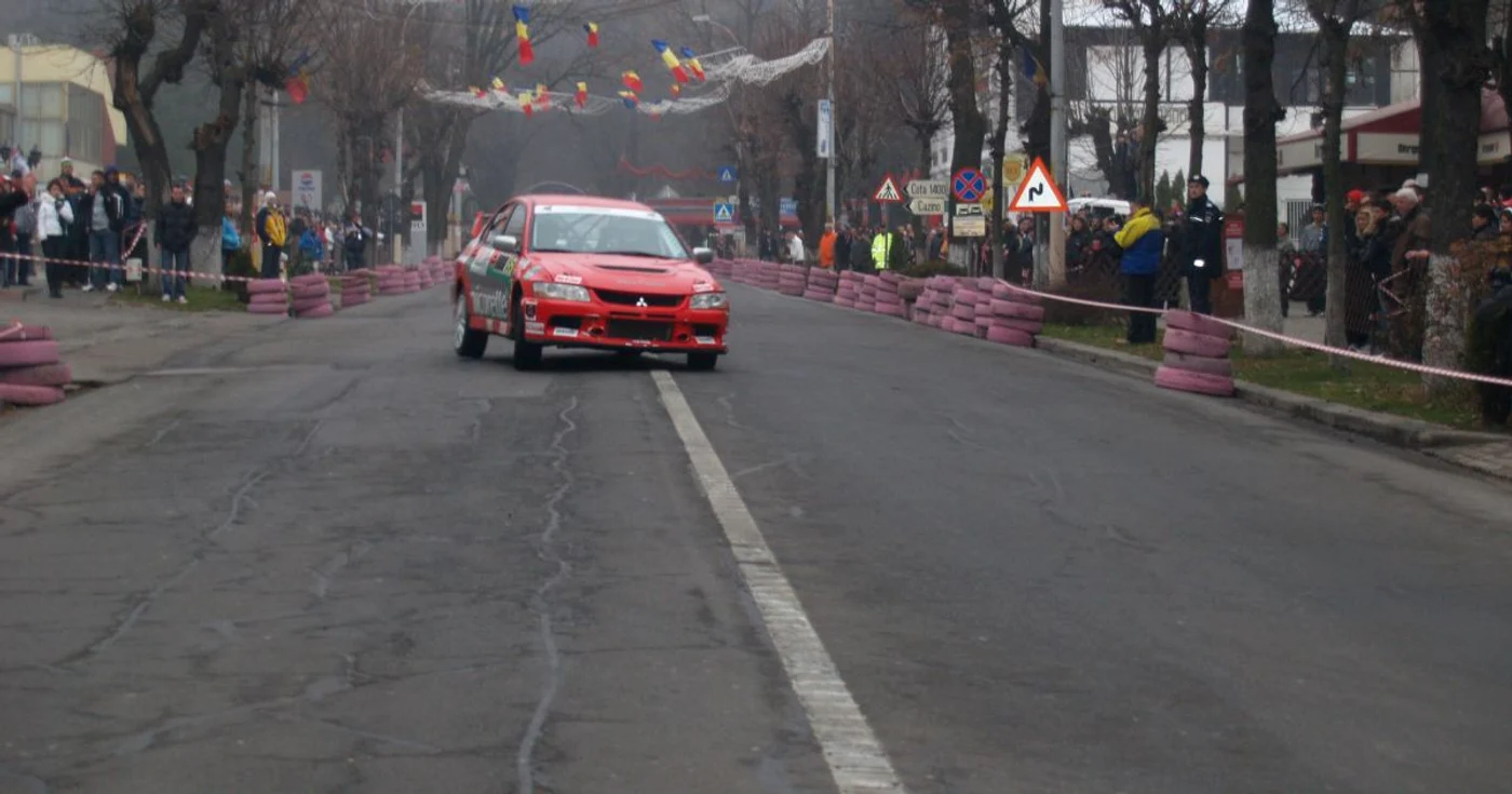 Anul trecut, automobiliştii au făcut spectacol în staţiunea de pe Valea Prahovei Foto: Primăria Sinaia