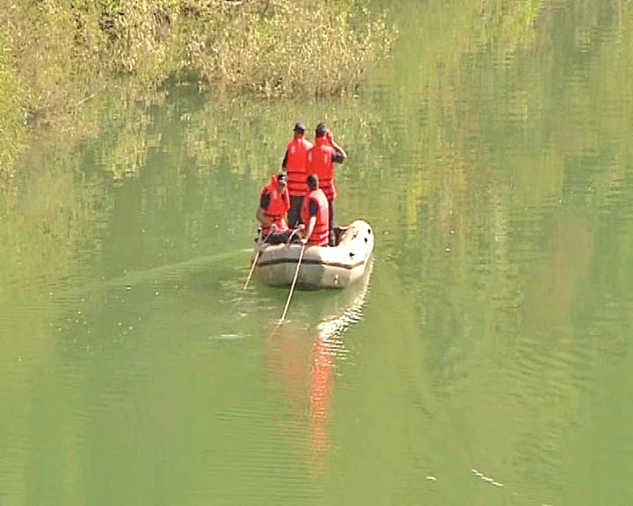 A fost căutat în apele Lacului Paltinu de mai mulți salvatori