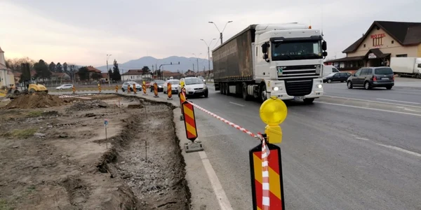 primele zile de lucrari la giratoriu santuhalm foto daniel uta adevarul