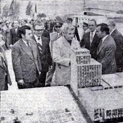 Nicolae Ceausescu la Azomureş foto Wikipedia jpg