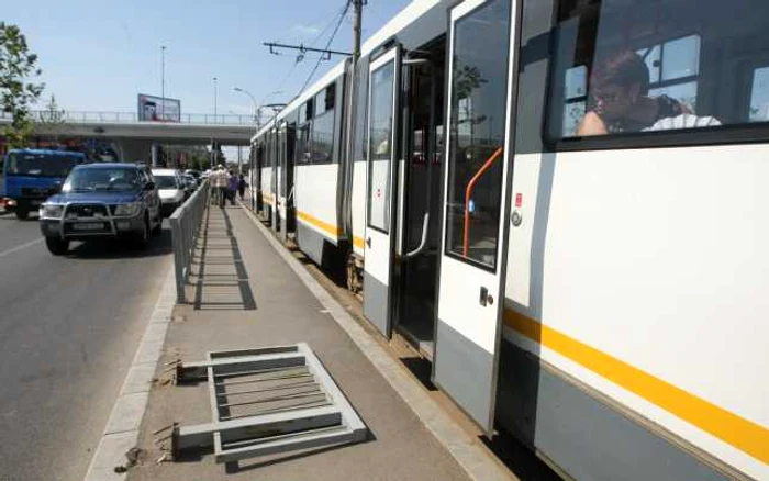 Reprezentanţii RATB au anunţat că vor lua măsuri pentru a remedia situaţia FOTO Marian Iliescu