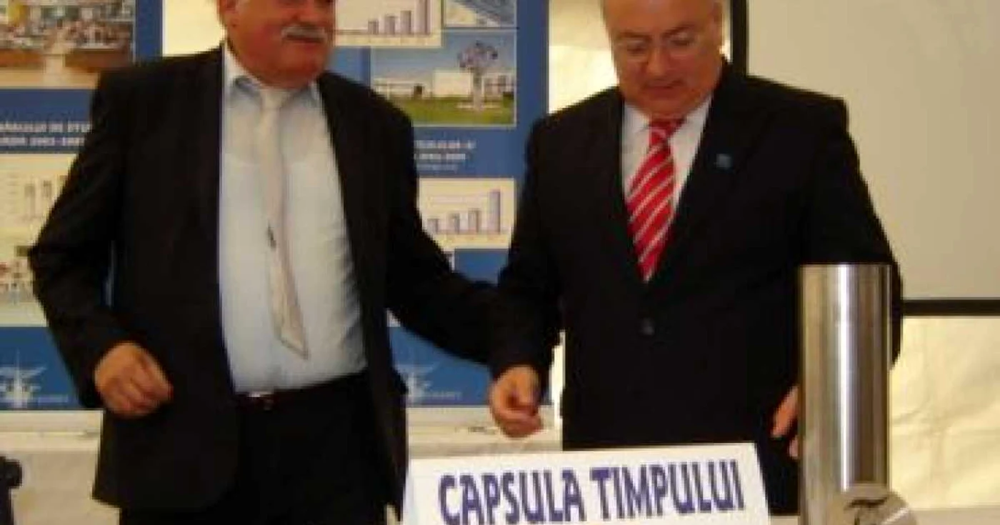 Braşov: Început de an universitar, cu mistria şi capsula timpului