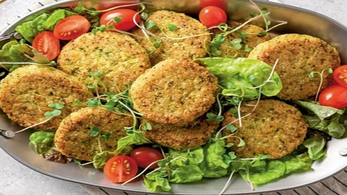 chiftele cu broccoli si quinoa jpg