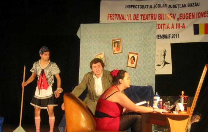 Festivalul de Teatru Bilingv „Eugen Ionescu” a ajuns la cea de-a cincea ediţie    FOTO: Cultura buzoiană