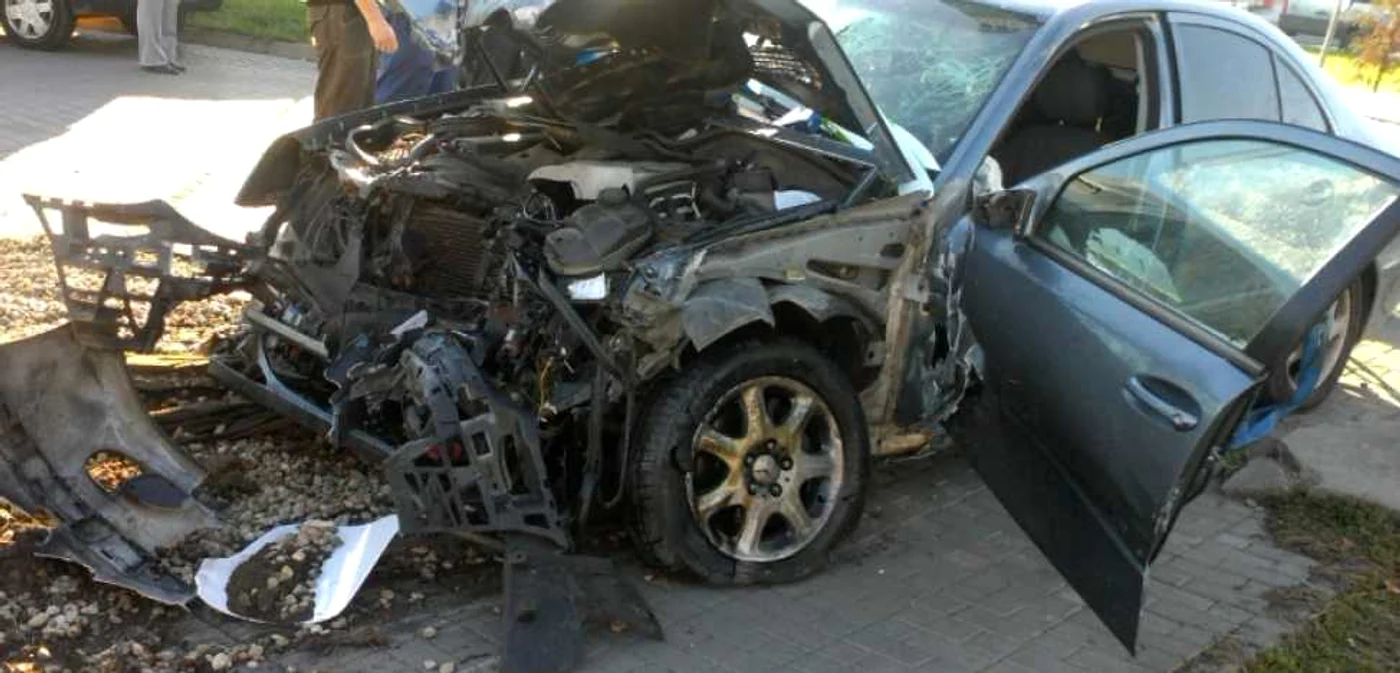 Mercedesul a ajuns în reclama benzinăriei OMV Sursa foto: opiniatimisoarei.ro