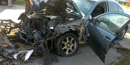 Mercedesul a ajuns în reclama benzinăriei OMV Sursa foto: opiniatimisoarei.ro