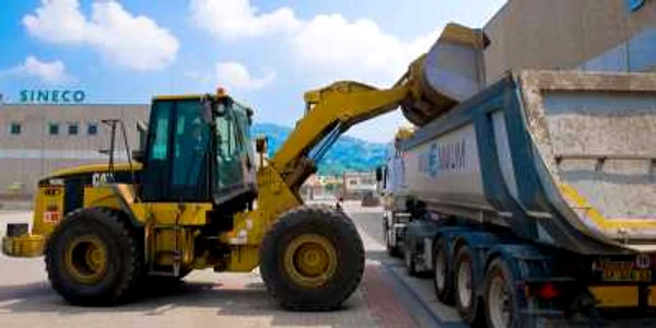 În fabrică ar urma să lucreze 300 de muncitori