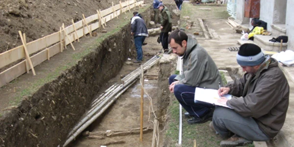 Arheologii au stabilit că scheletele au aparţinut oamenilor de rând, şi nu boierilor