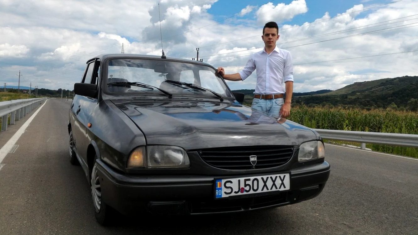 Cristian Bodea şi Dacia care porneşte prin SMS FOTO Arhivă personală