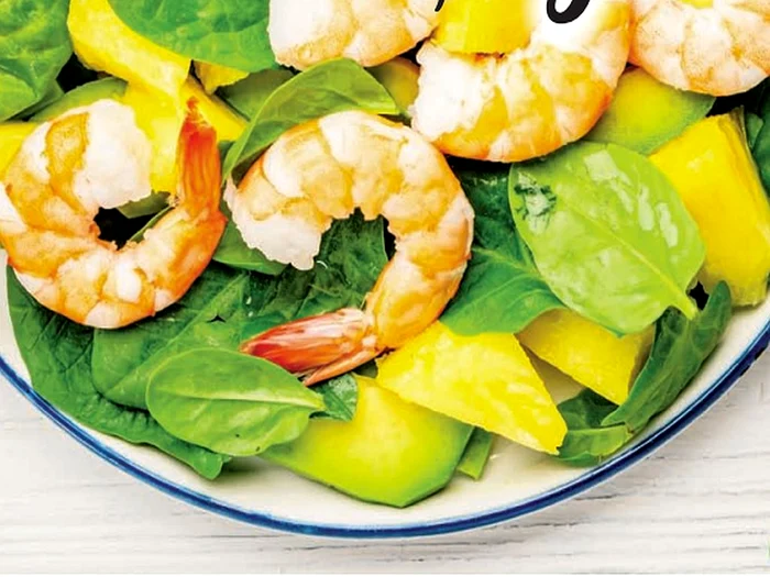 salata de ananascu creveti jpg